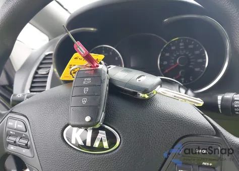 2018 Kia Forte Lx из США, поврежденный, VIN 3KPFK4A79JE210287